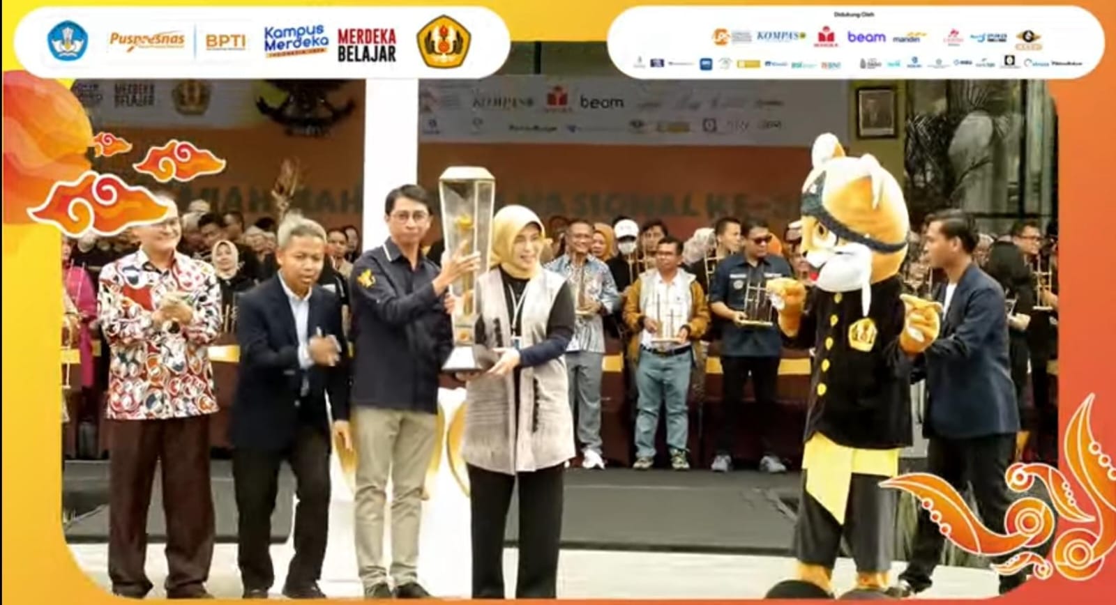 Pembukaan Pekan Ilmiah Mahasiswa Nasional (Pimnas) ke-36 di kampus Universitas Padjadjaran