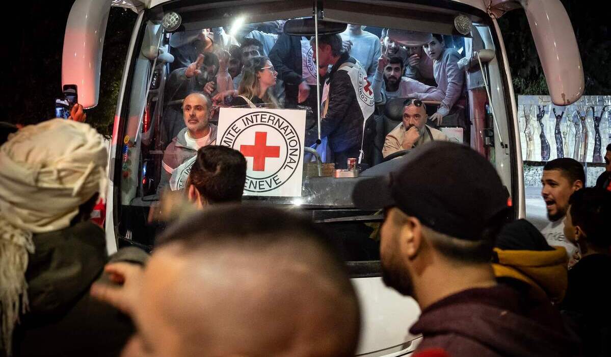 Proses pembebasan sandera selama masa gencatan senjata antara Israel-Hamas