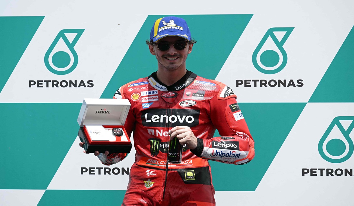 Pembalap Ducati Francesco Bagnaia usai merebut posisi pole di GP Malaysia