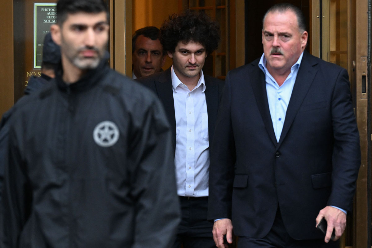 Sam Bankman-Fried dinyatakan bersalah dan divonis 110 tahun penjara atas tujuh tuduhan penipuan, penggelapan, dan konspirasi kejahatan.