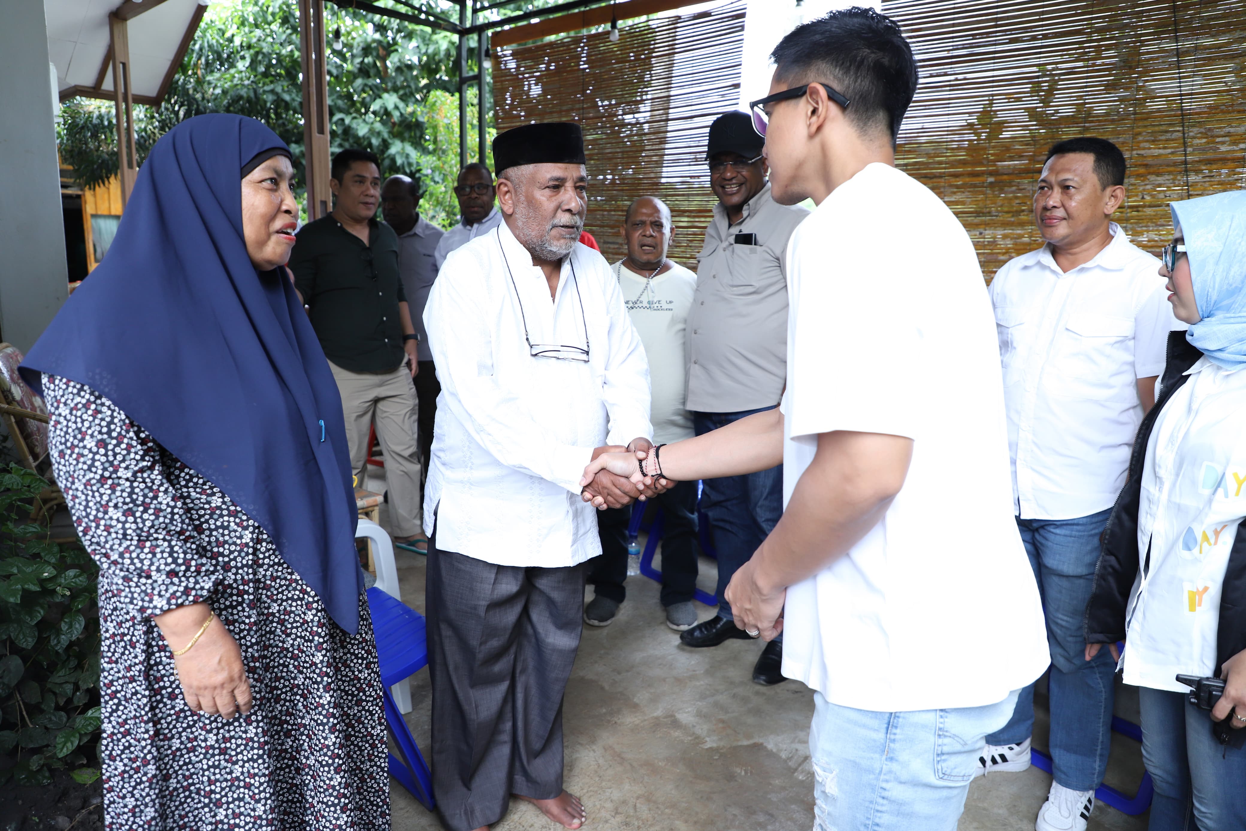 Ketua Umum PSI Kaesang Pangarep mengunjungi rumah tokoh muslim di Papua, Abah Thaha Alhamid
