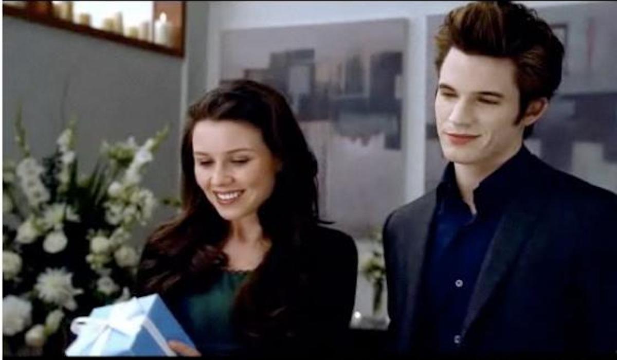 Pemeran Bella dan Edward di Vampire Suck dianggap cocok di reboot Twilight