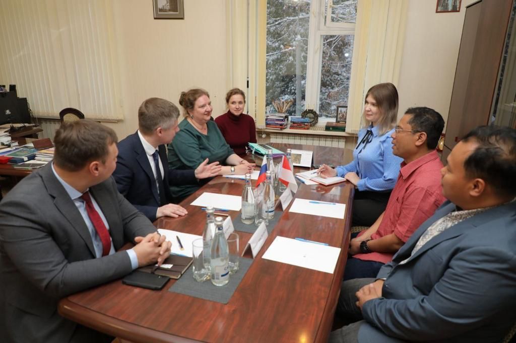 Kunjungan delegasi UPN Veteran Jakarta ke Universitas Negeri Lobachevsky Nizhny Novgorod di Rusia.