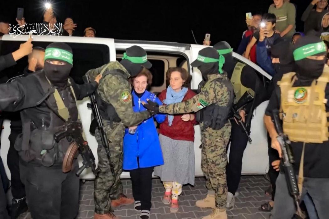 Sebanyak 16 sandera dibebaskan Hamas di hari terakhir dari perpanjangan gencatan senjata di Jalur Gaza.