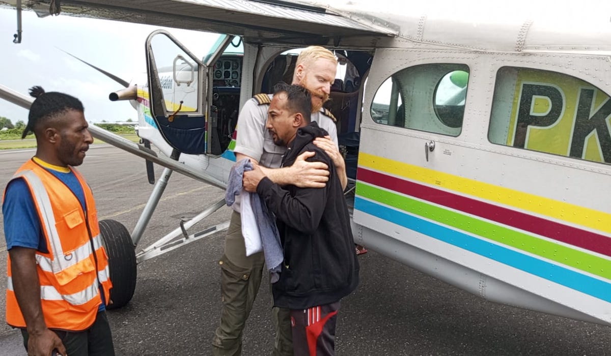 Lima orang Nakes disandera KKB