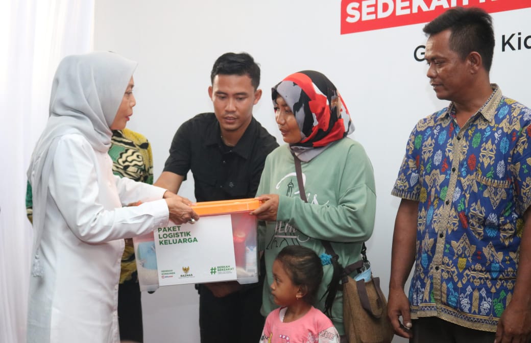 Baznas RI menyalurkan Paket Logistik Keluarga secara sdi Wonosari, Kabupaten Gunungkidul, Daerah Istimewa Yogyakarta, Kamis (9/11).