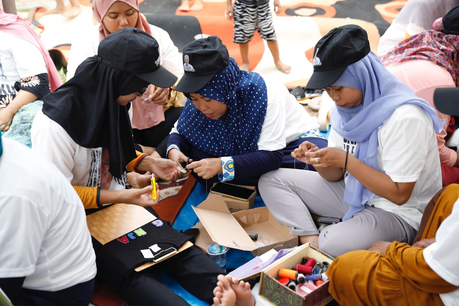 Pelatihan kreasi baju anak