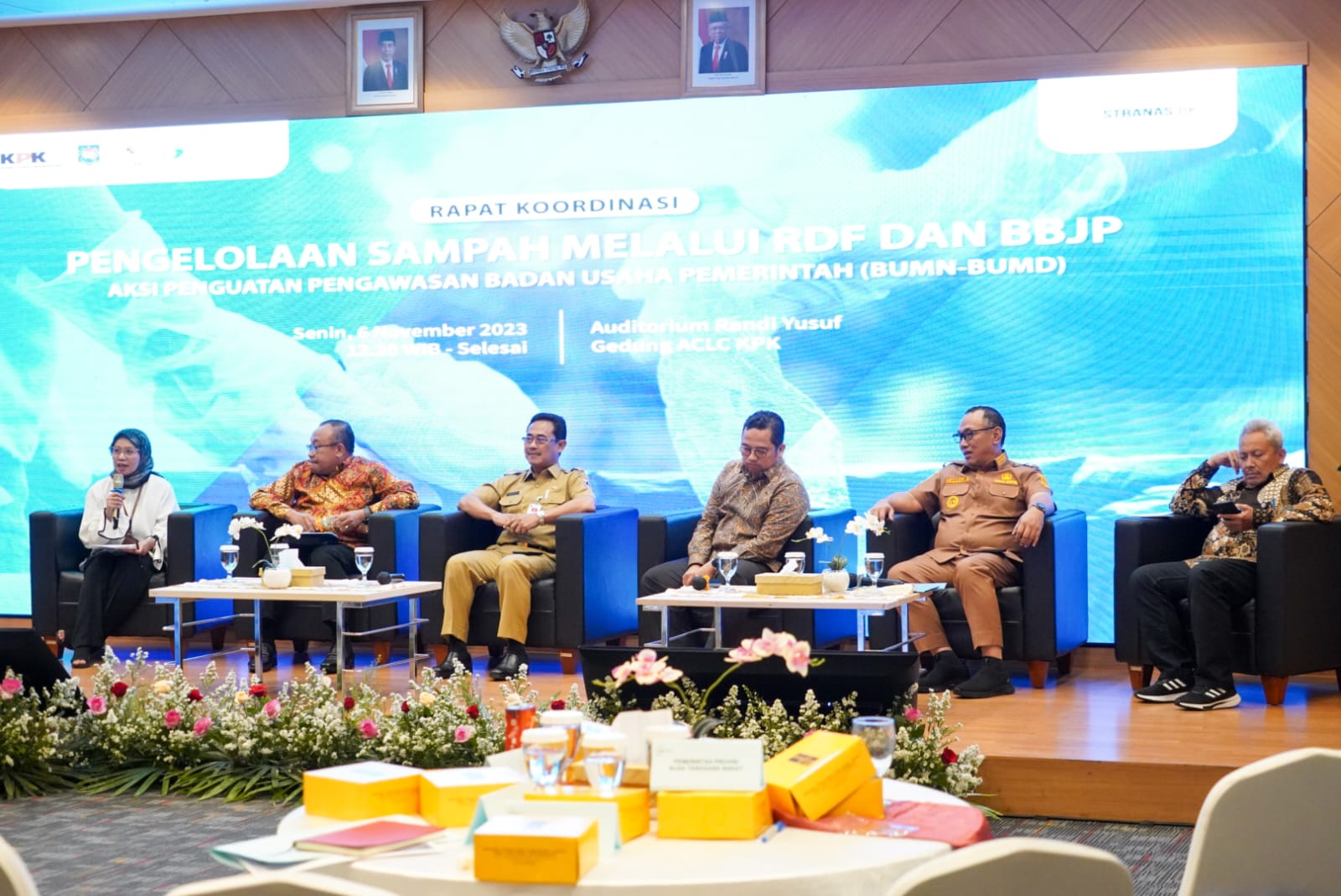 Wali Kota Cilegon Helldy Agustian menjadi salah satu narasumber dalam pengelolaan sampah yang diadakan KPK. 