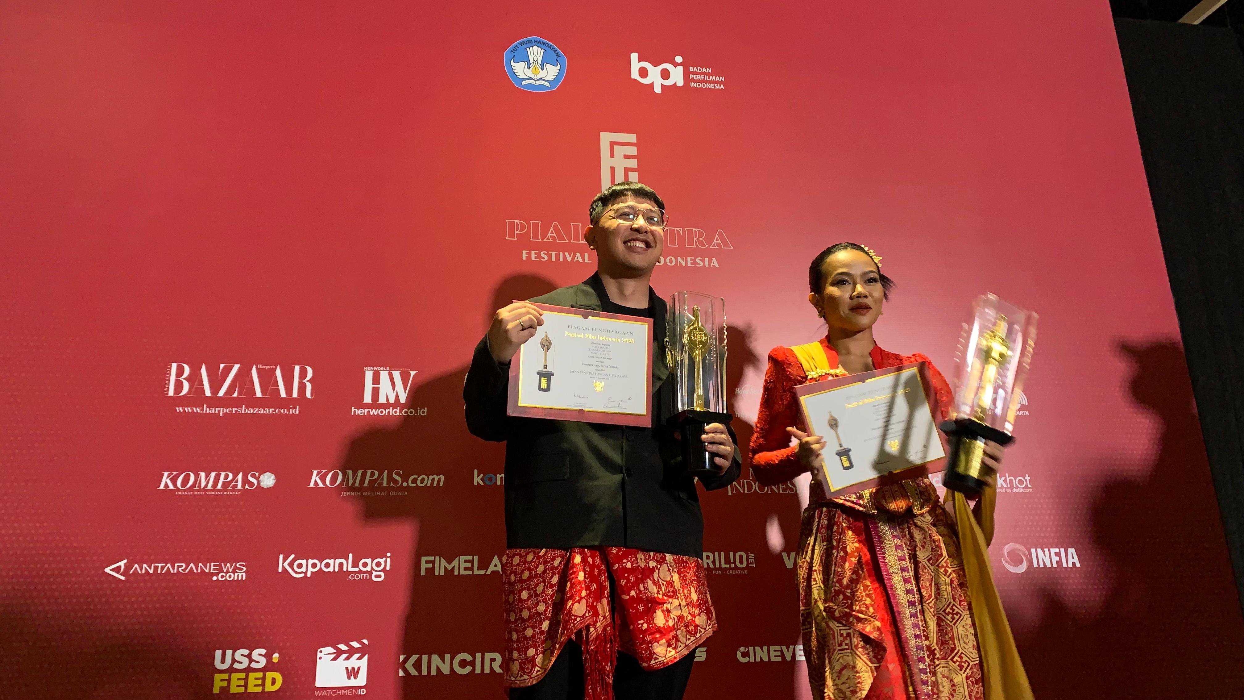 PASANGAN musikus Yura Yunita dan Donne Maula memenangkan Piala Citra FFI 2023 untuk pencipta lagu tema terbaik lewat lagu Jalan Pulang.