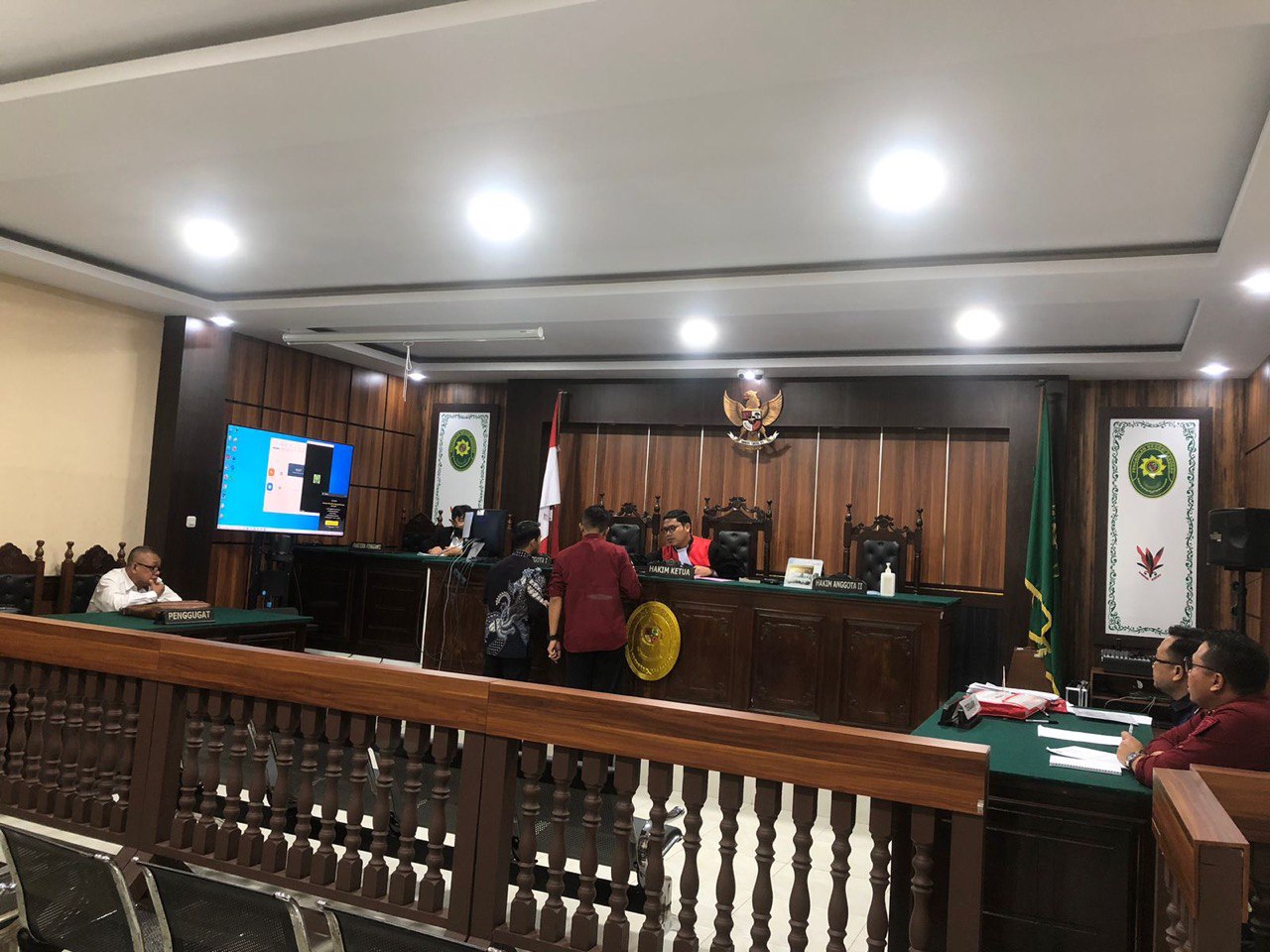 Sidang praperadilan yang diajukan tersangka HCG terhadap Imigrasi Entikong di  Pengadilan Negeri Sanggau, Kalimantan Barat.   