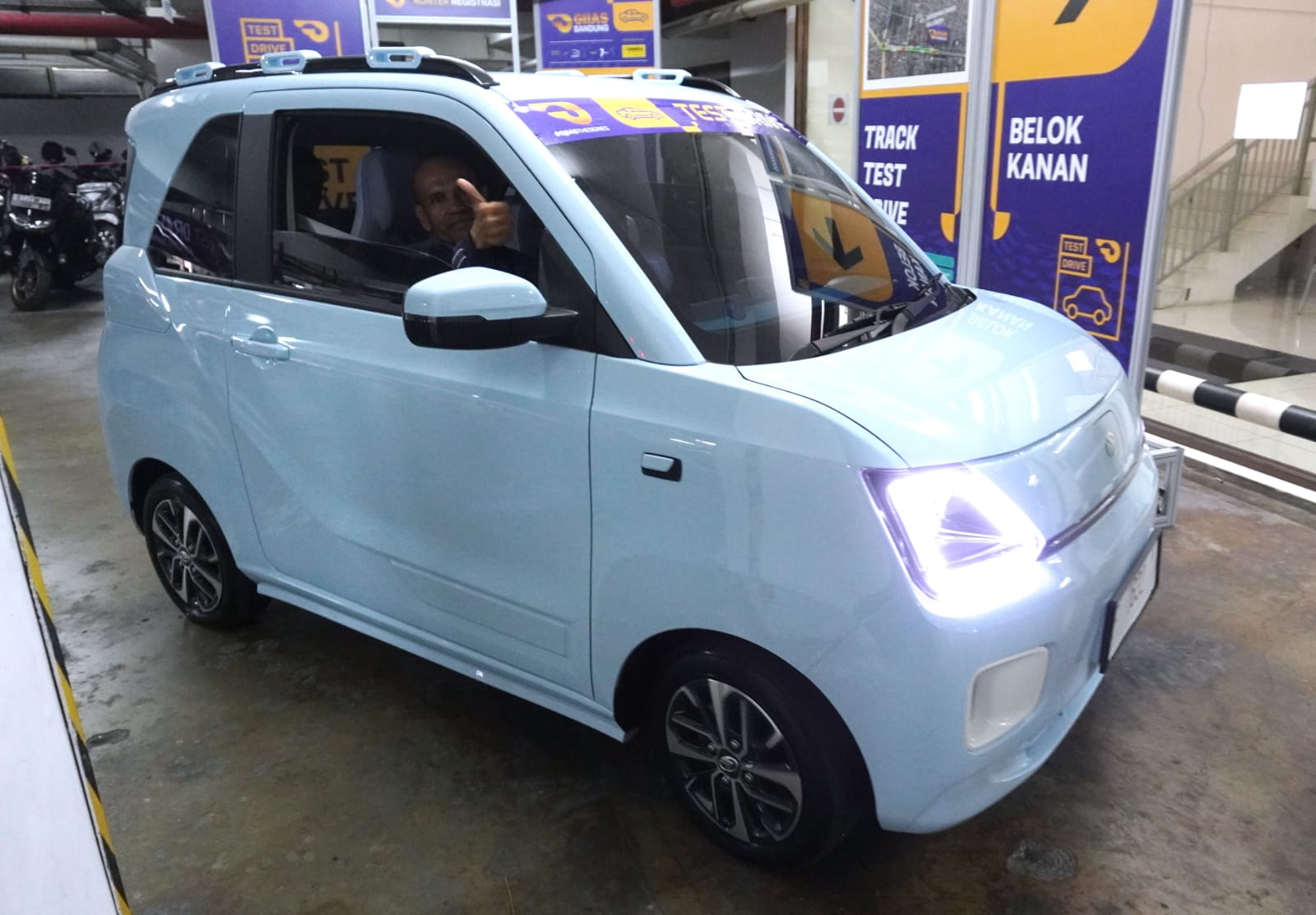 DFSK dan Seres Hadirkan Dua Mobil Listrik pada GIIAS Bandung 2023