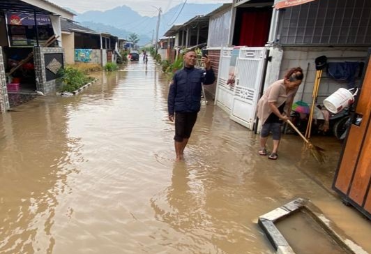 Banjir di di Komplek Bumi Citra Indah 2 Cipatik, RT 06 RW 10 Desa Cipatik, Kecamatan Cihampelas, Kabupaten Bandung Barat,