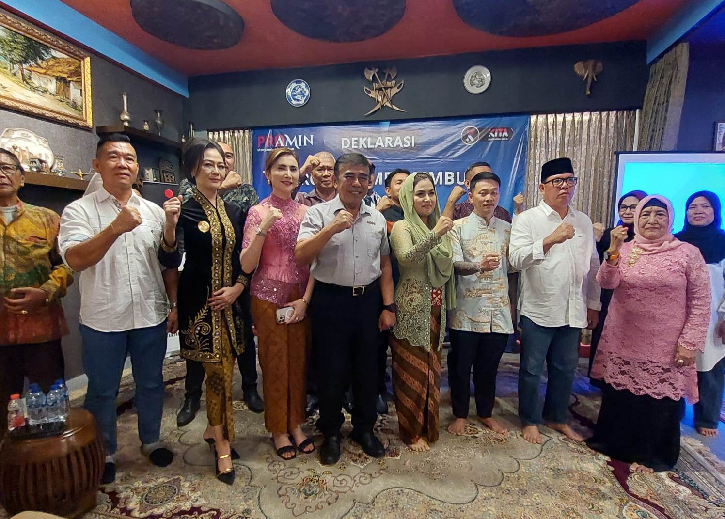 Mantan Menag Jenderal TNI (purn) Fachrul Razi (tengah) yang menjadi anggota Dewan Kehormatan ProAmin siap mendukung pasangan AMIN.