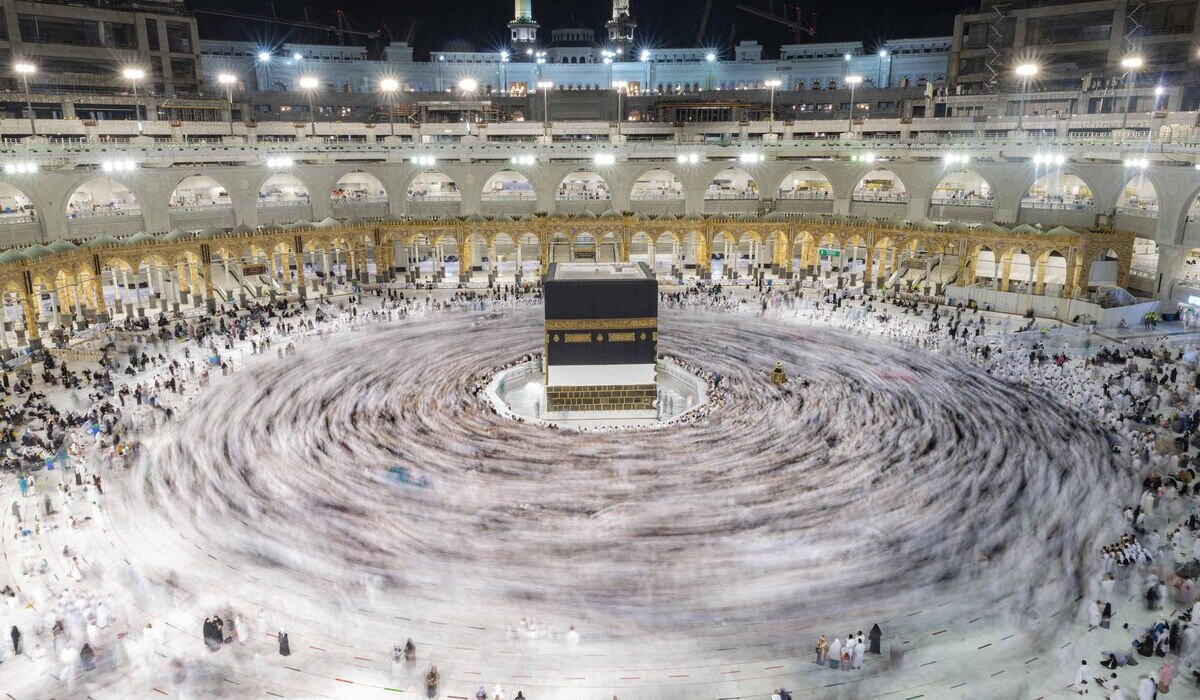 Jamaah calon haji melakukan tawaf di Masjidil Haram, Mekkah, Arab Saudi, Juli 2022.
