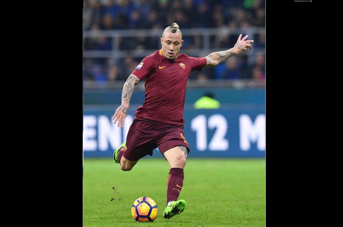 Radja Nainggolan adalah pemain sepak bola profesional Belgia berdarah Indonesia.
