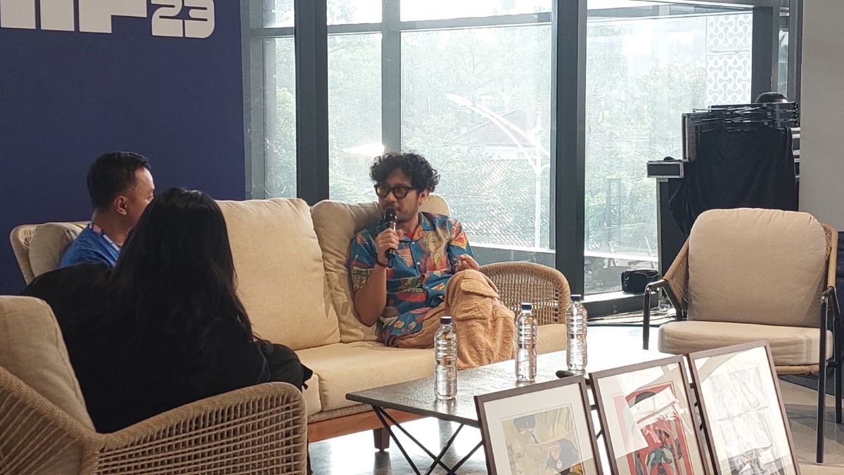 Pengantar Purifikasi Pikir menjadi album ketiga Kunto Aji yang digarapnya bersama Afif Gifano dan Pandji Akbari.