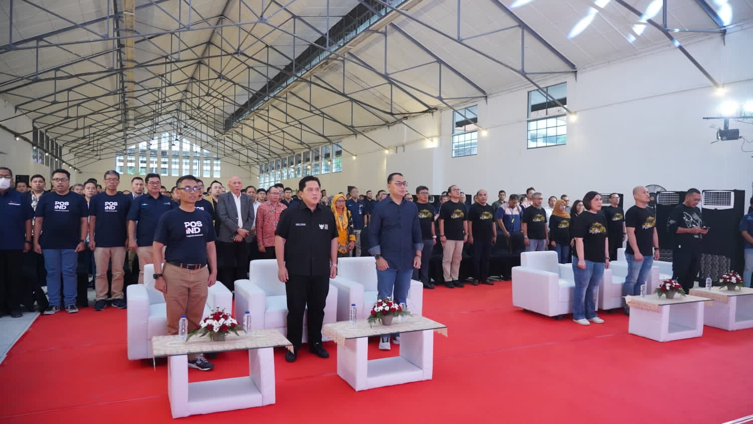 Menteri BUMN Erick Thohir meresmikan Pos Bloc Surabaya di Kota Surabaya, Jawa Timur, Kamis (16/11).