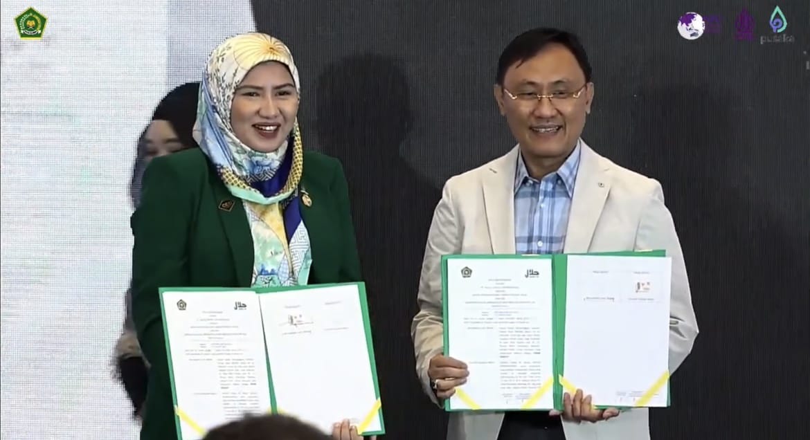 Penandatanganan kerja sama BPJPH dengan Halalin.