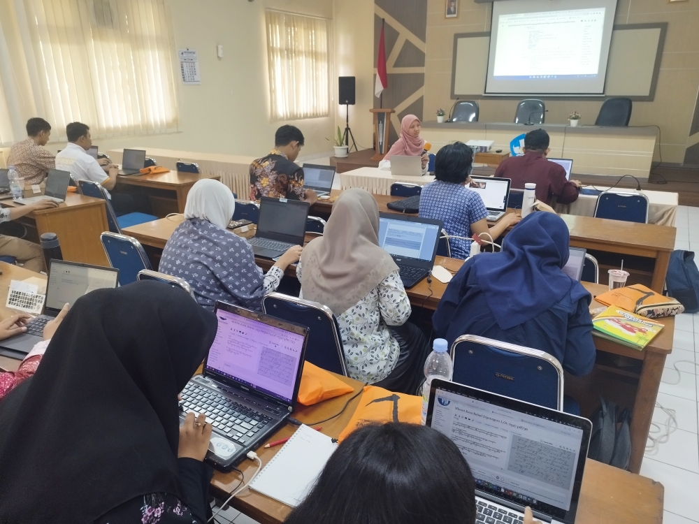 kegiatan transkripsi naskah kuno Babad Diponegoro di Balai Bahasa DIY, Kamis (9/11/2023)