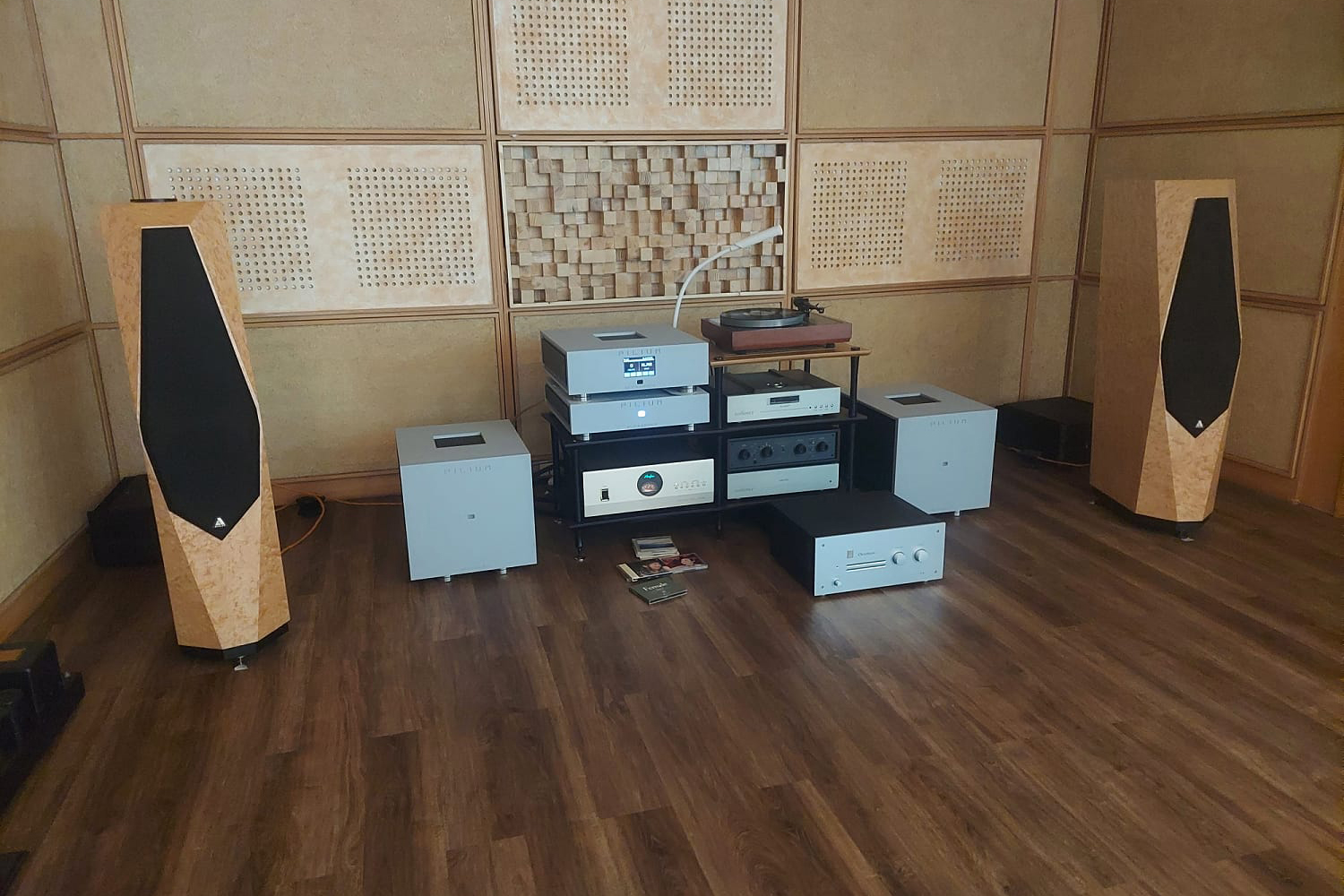 Perangkat audio di Hotel Fairmont.