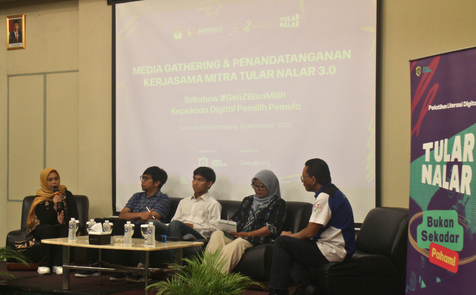 Sejumlah pembicara tampil dalam diskusi yang digelar Tular Nalar 3.0-Mafindo