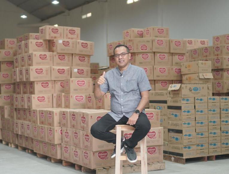 Diah Bagus Ariotejo, pemilik Grosir Susu Malang, yang menjadi nasabah neobank KoinWorks. 