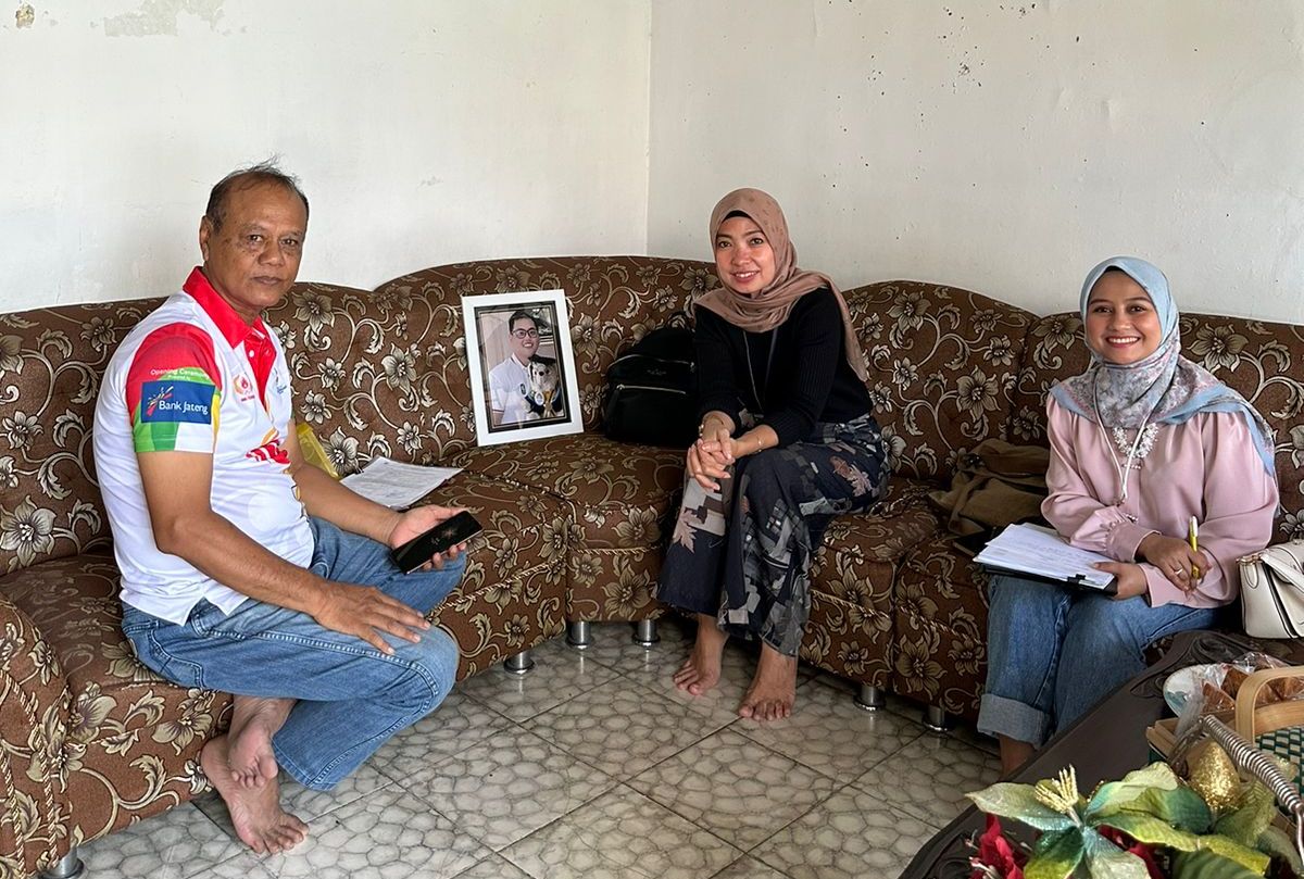 Penyerahan santuan kecelakaan kerja dari BPJS Ketenagakerjaan Jakarta Cabang Mangga Dua kepada ahli waris dari Andryanto Kurniawan.  