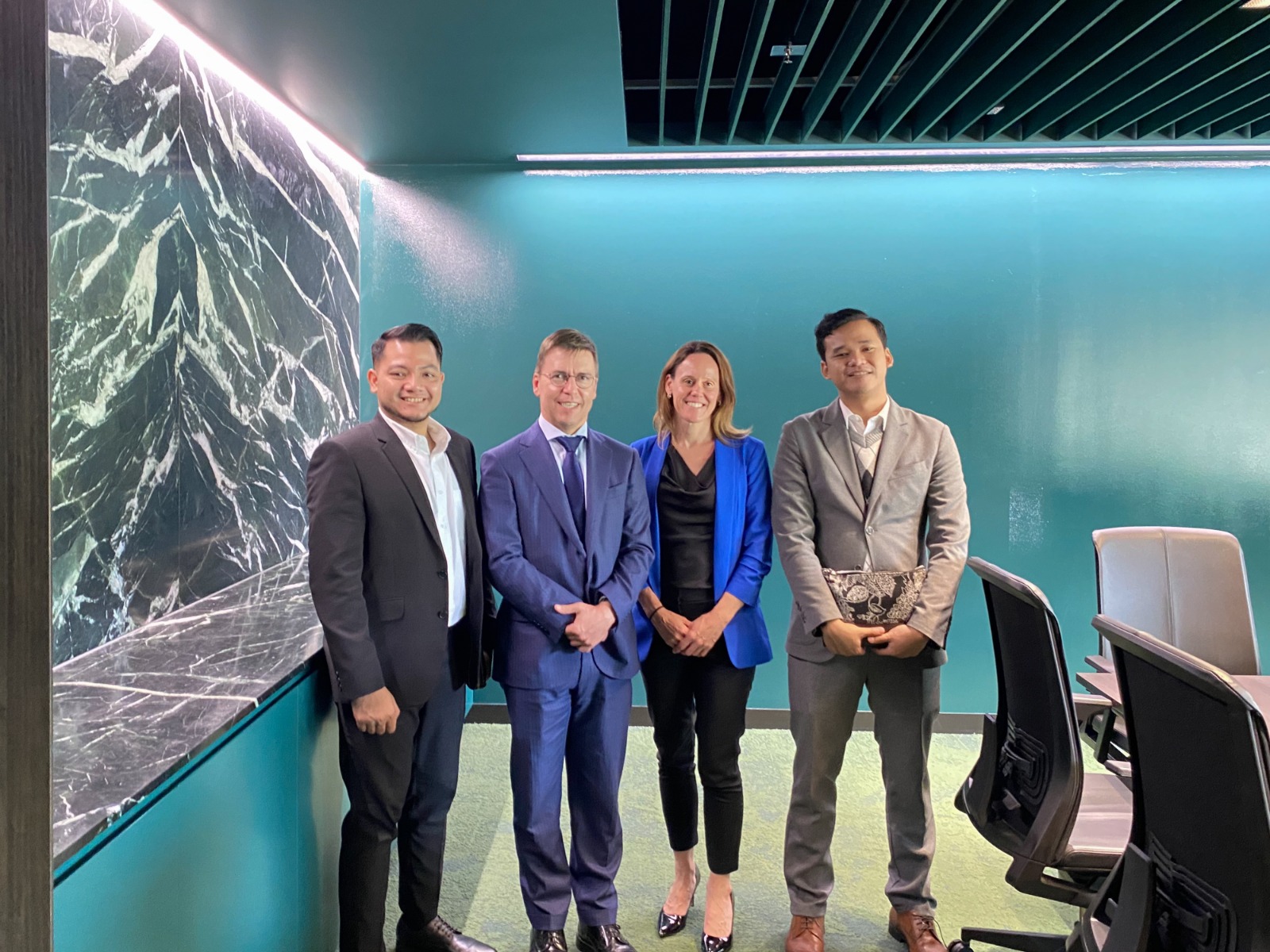 Senior Partner SIP Law Firm R Yudha Triarianto Wasono, SH (kiri)