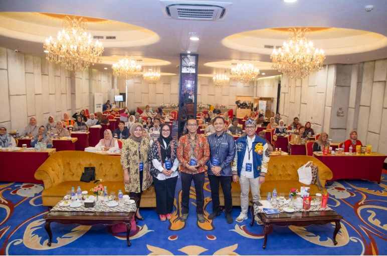  Acara dengan tema “Craft Your Label & Shine, a Label Design Seminar” di Tangerang, baru-baru ini.