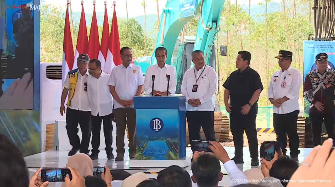 Presiden Joko Widodo saat menghadiri groundbreaking pembangunan komplek Bank Indonesia  di IKN, Rabu, (1/11).