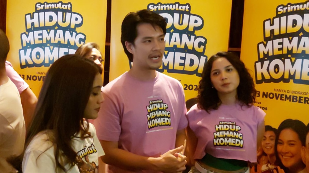 Pemain film Srimulat: Hidup Memang Komedi Morgan Oey (Paul), Zulfa Maharani (Nunung) dan Ana (Naimma Aljufri).