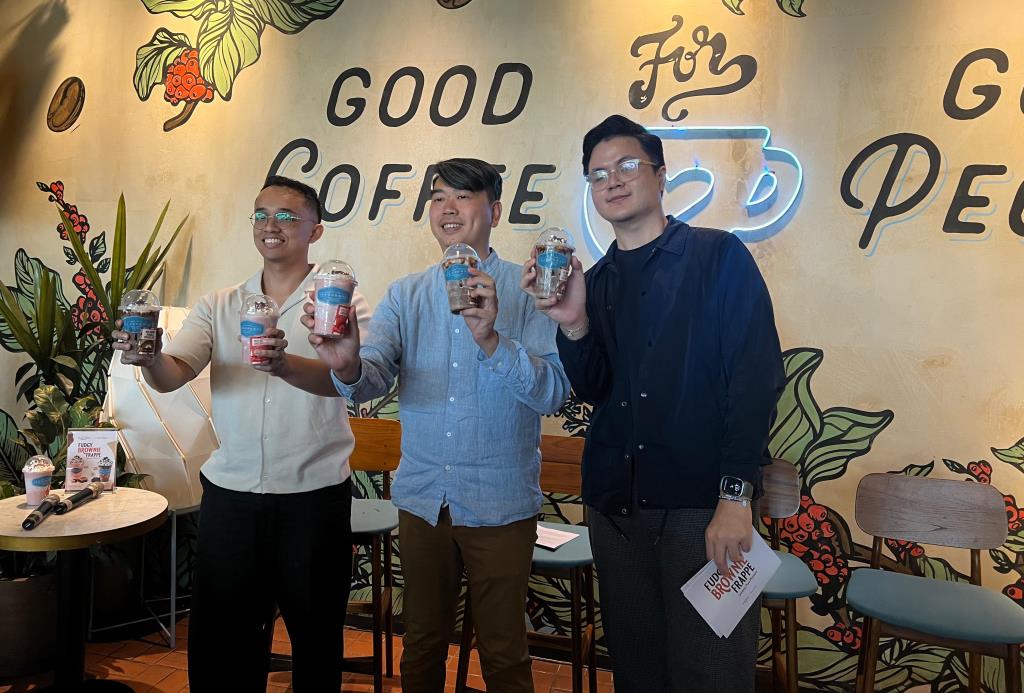 Djournal Coffee, merek kopi artisanal besutan Ismaya Group, berkolaborasi dengan Fudgybro, brownie dessert yang viral di media sosial.
