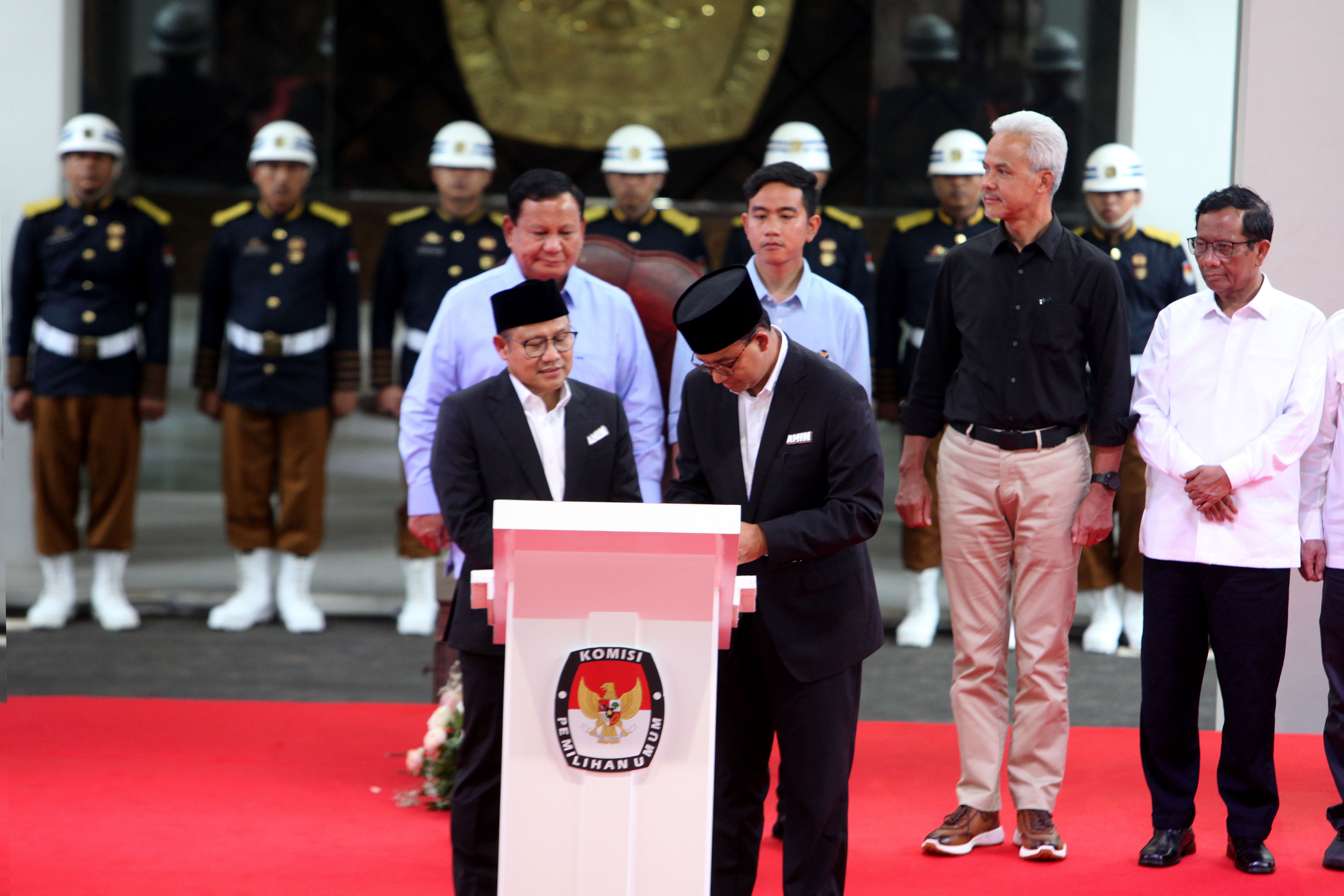 KPU dan Tiga Kontestan Pilpres Deklarasikan Kampanye Damai 