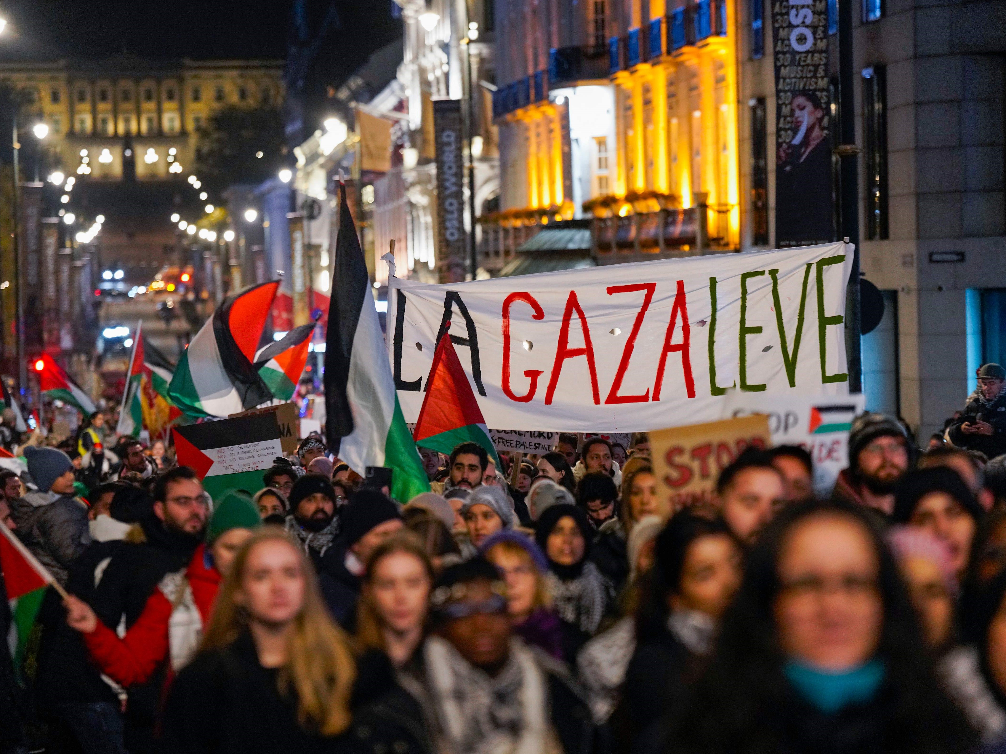 Bendera Palestina Berkibar di Balai Kota Oslo Norwegia