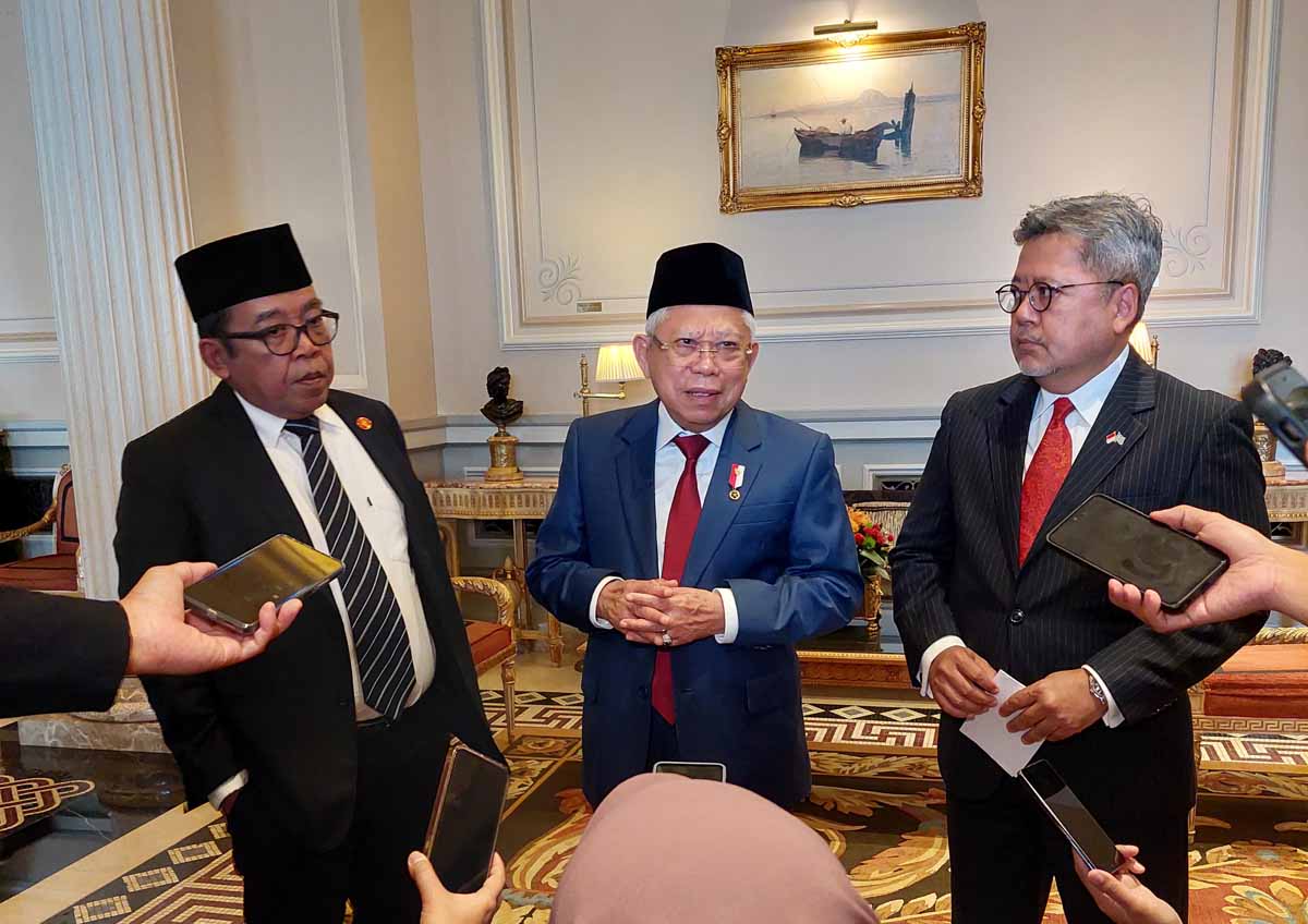 Wapres mendukung fatwa MUI namun kembali mengingatkan untuk koordinasi dengan pihak terkait agar tidak merugikan pihak yang tidak terkait.