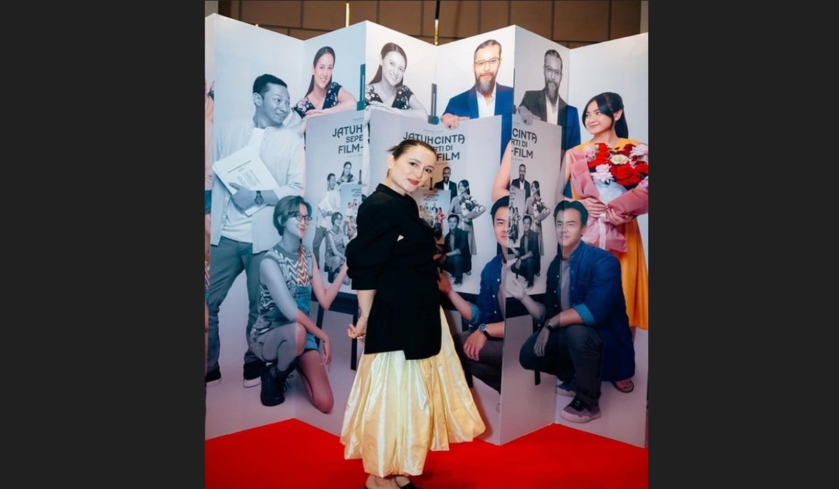 Aktris Julie Estelle