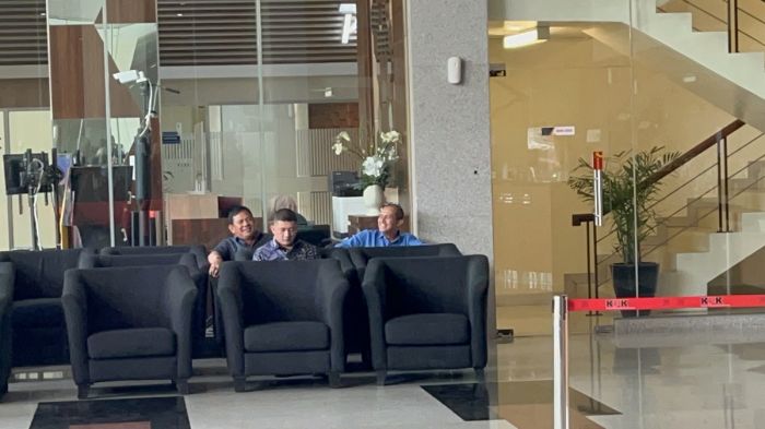 KPK Periksa Wamenkumham Eddy terkait Penyelidikan Gratifikasi.