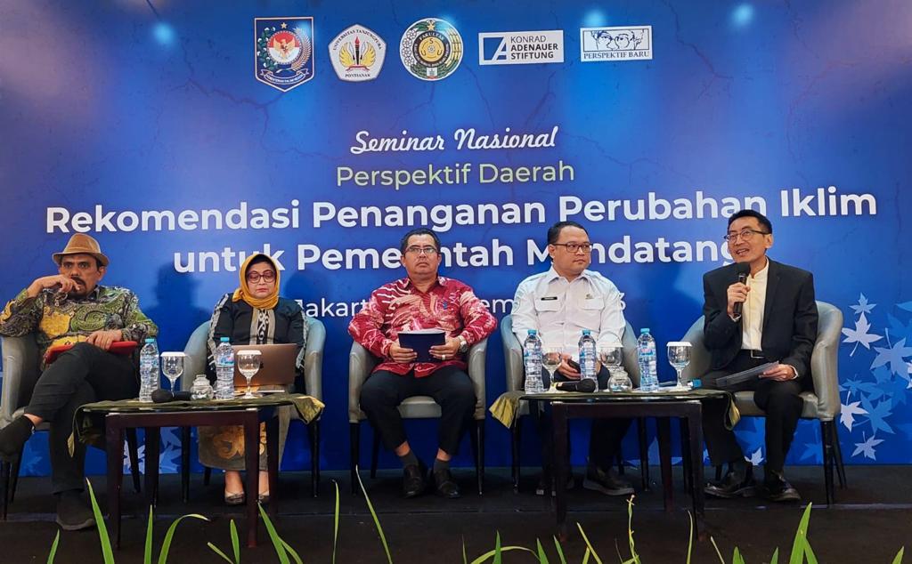  Seminar Nasional dengan tema 