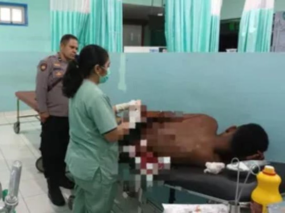 Seorang warga Sikka berinisial SL nekat menikam SAM yang merupakan ipar atau adik kandung istrinya.
