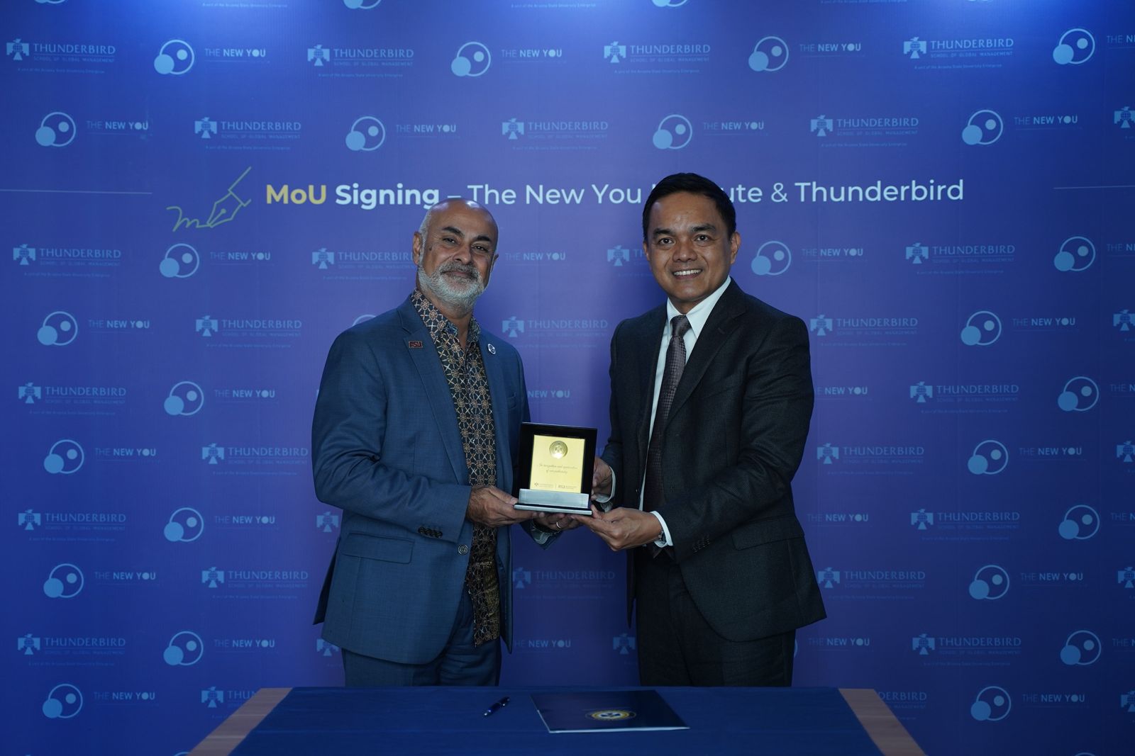  Acara penandatangan MoU antara The New You Institute dan Thunderbird School of Global Management di Jakarta, Kamis (16/11).  