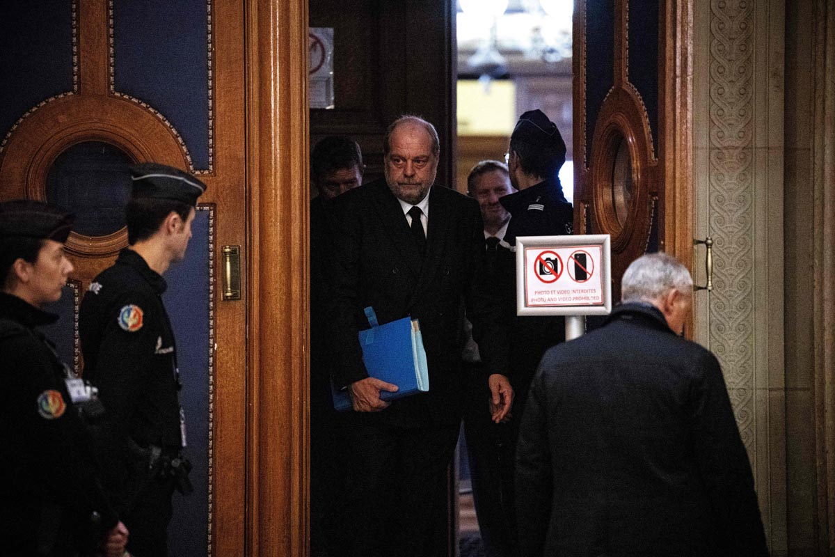 Menteri Kehakiman Prancis Eric Dupond-Moretti dituduh menyalahgunakan jabatan dan kantornya untuk menyelesaikan masalah pribadi.