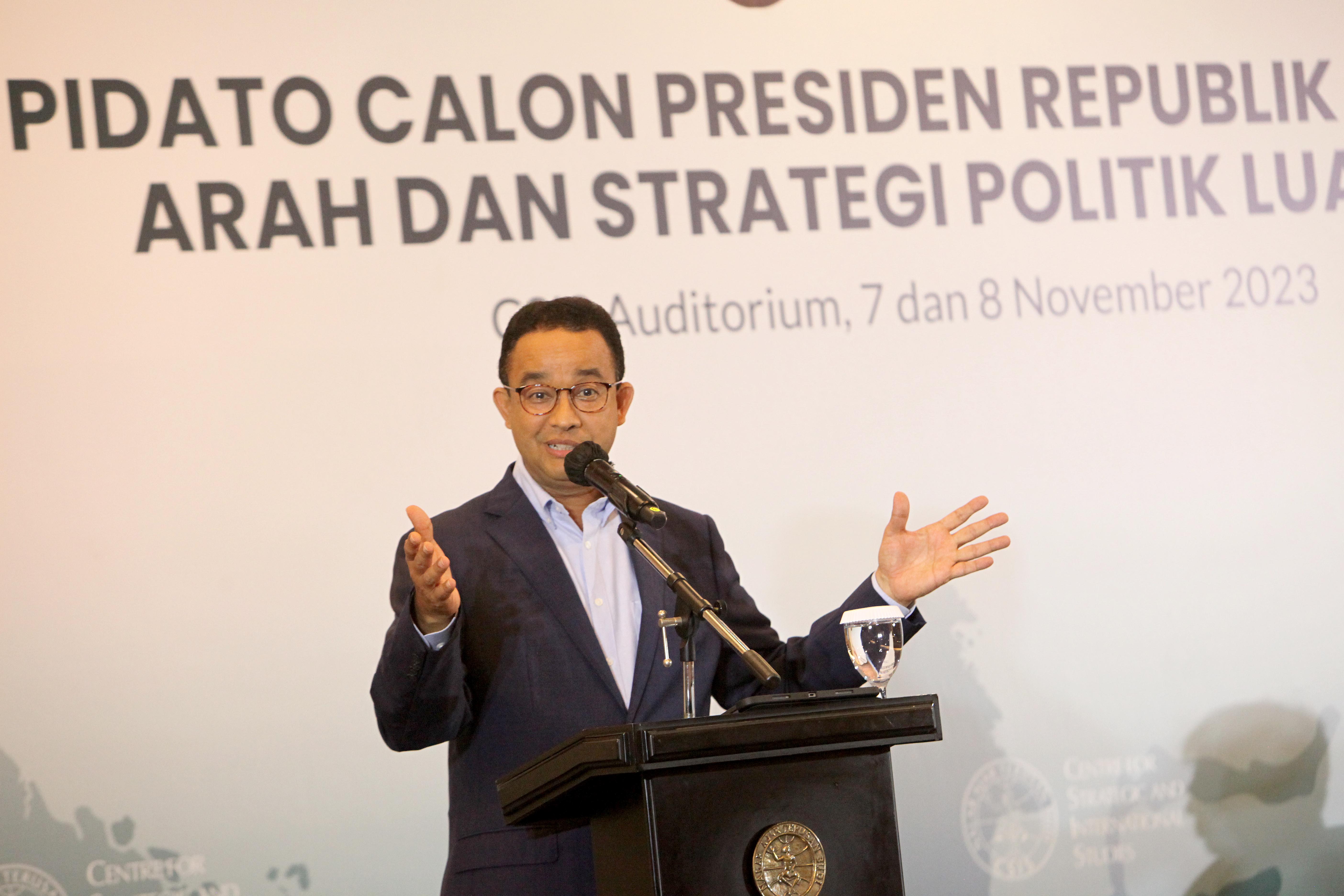 Bacapres Anies Baswedan menyampaikan pidatonya di depan para duta besar dan kaum intelektual, Rabu (8/11).