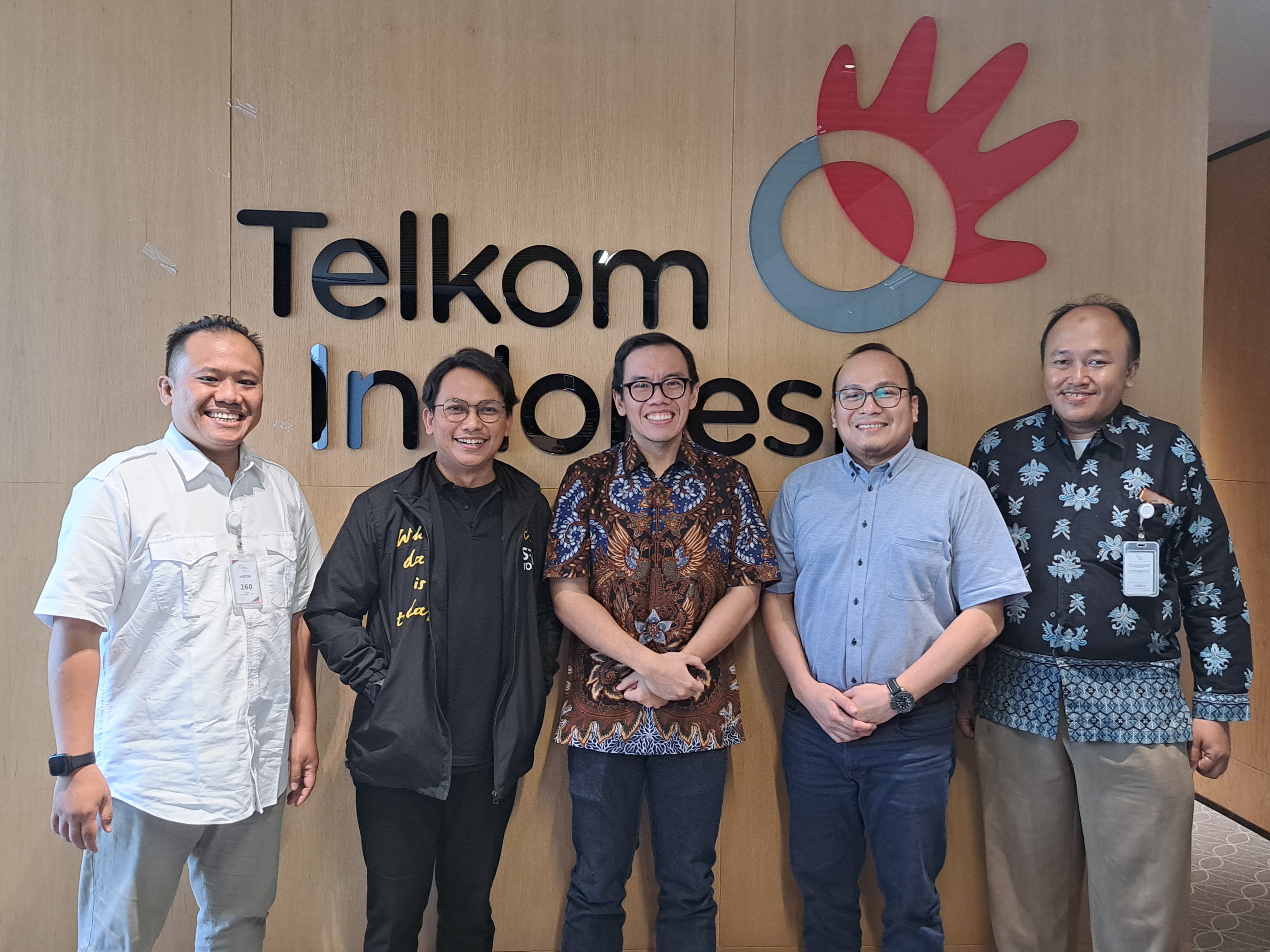 Kolaborasi IA-ITB Jakarta, Id Next Leader, dan beberapa komunitas kepemudaan menghadirkan Future Leader Fest 2023.