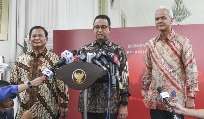Bakal calon presiden Anies Baswedan (tengah), Ganjar Pranowo (kanan) dan Prabowo Subianto (kiri)