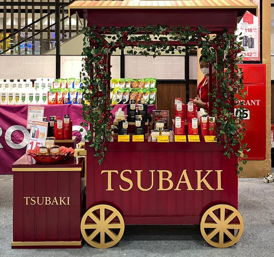 Tsubaki berfokus untuk mengurangi berbagai masalah kerusakan rambut sekaligus menutrisi rambut dengan kandungan minyak Camelia.