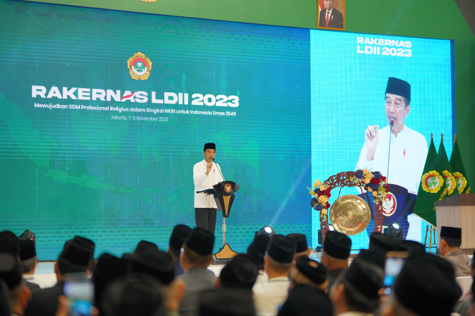 Presiden Joko Widodo saat membuka Rapat Kerja Nasional (Rakernas) LDII, Selasa (7/11). 