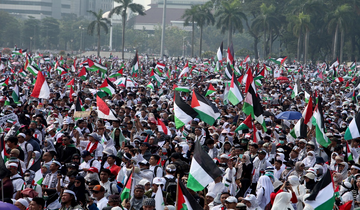 15 Selebritas Indonesia Ini Ikuti Aksi Solidaritas Bela Palestina di Monas