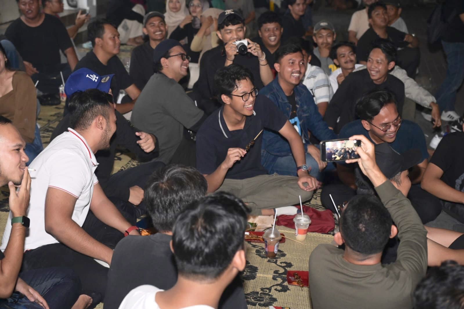 Wedangan bareng komunitas, Alam berharap anak muda semakin produktif