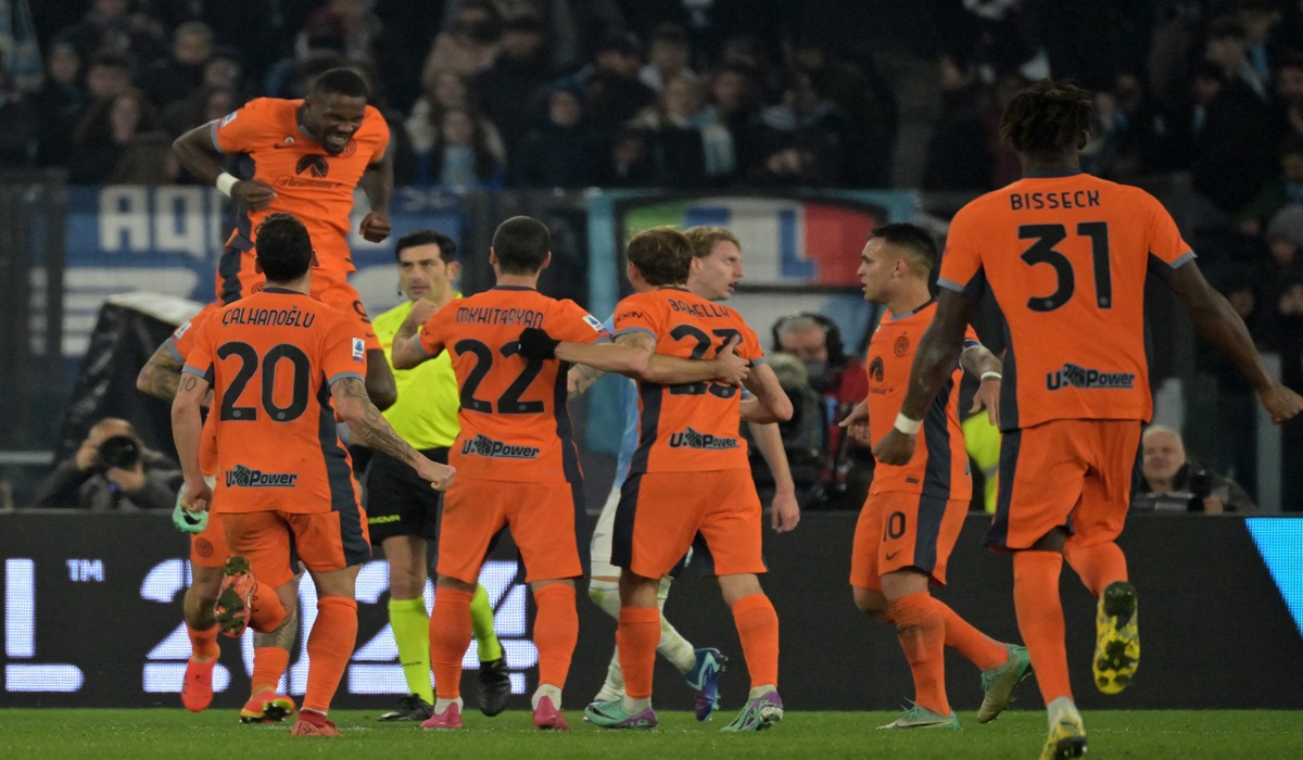 Para pemain Inter Milan melakukan selebrasi usai mencetak gol ke gawang Lazio di laga Serie A.