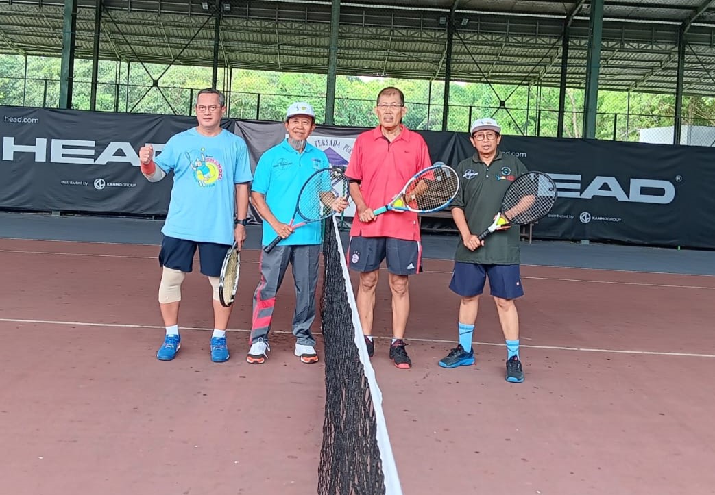 Turnamen tenis Smandel kelompok umur di Lapangan Persada Executive Country Club Halim Perdanakusumah, Jakarta, Sabtu (9/12/2023).